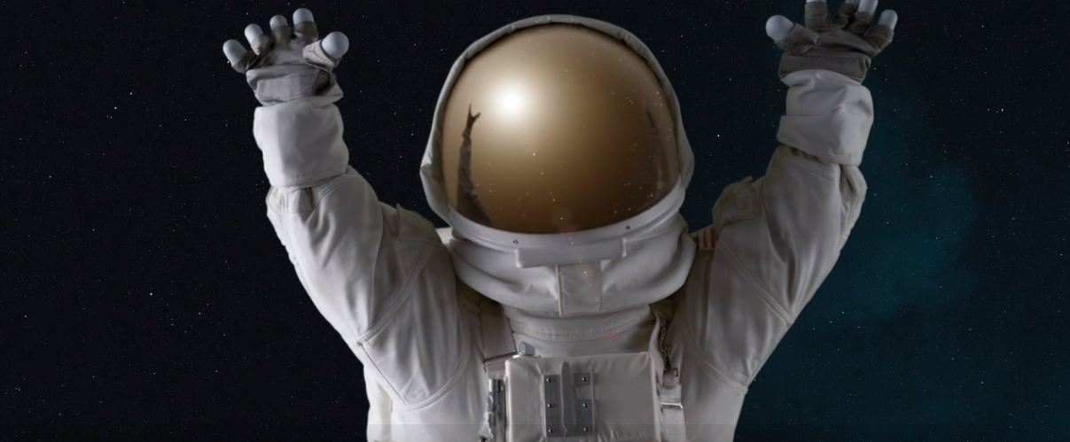 august in wonder astronaut helmet